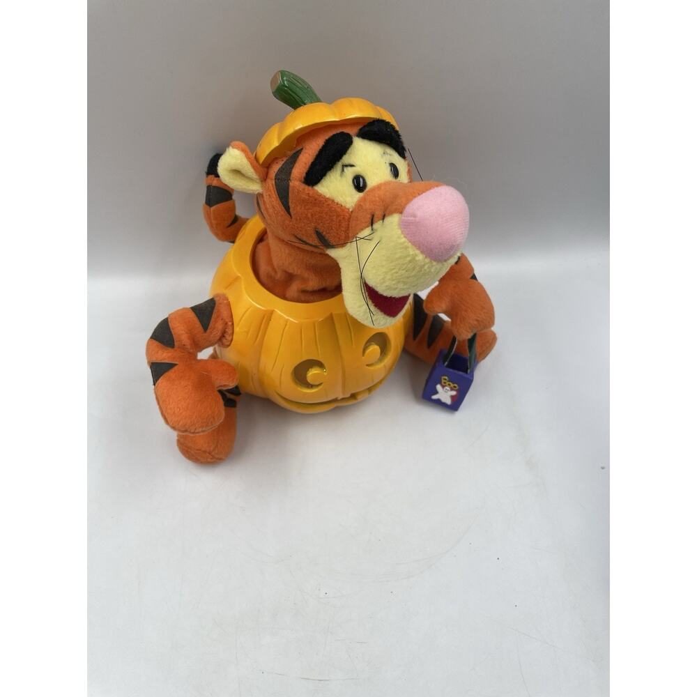 Disney’s Gemmy Tigger in Halloween Pumpkin Animated Sings Moves 9in VTG Works - Picture 2 of 9